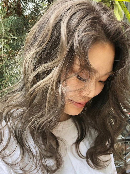 低调又温柔的"奶茶色"发色,初秋首选