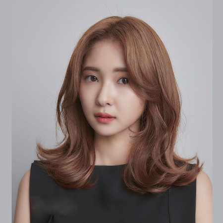 最新流行的韩式中长卷发推荐