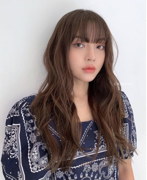 2021流行的刘海发型推荐根据脸型选刘海